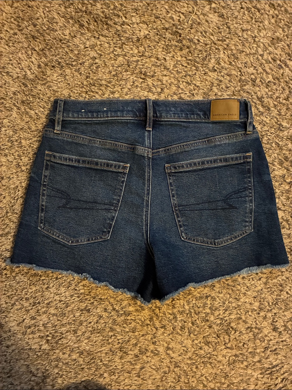 American Eagle relaxed shorts -size 6 - Picture 5 of 5